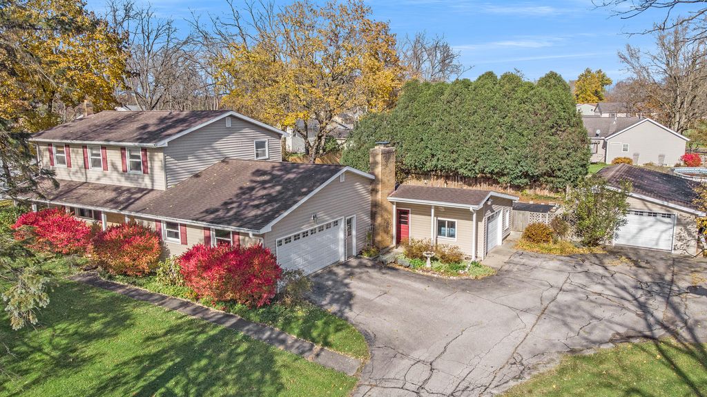 1678 W Kimmel Rd, Jackson, MI 49201