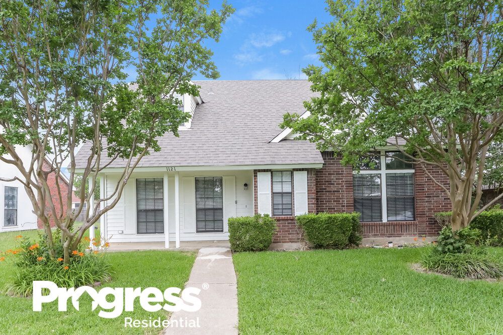 1121 Greenbriar Ln, Lancaster, TX 75146
