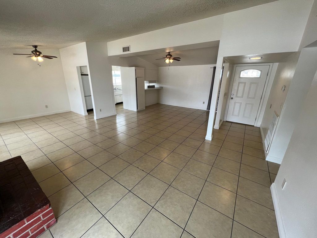 1413 E Harmon Ave, Las Vegas, NV 89119