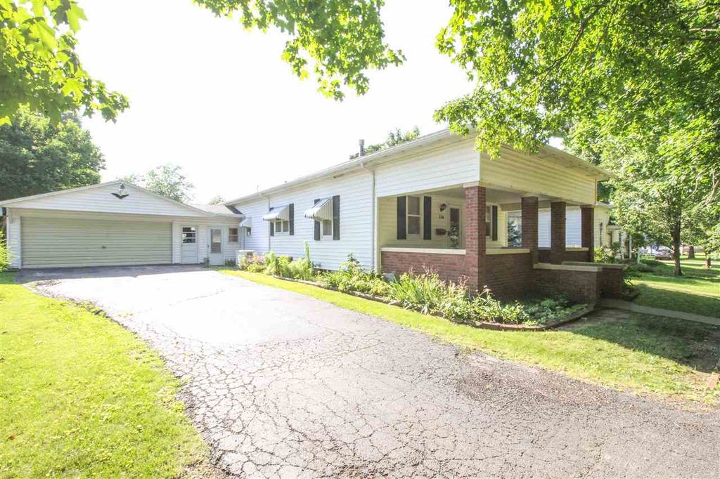 114 N Belmont St, Mount Pulaski, IL 2 Bed, 1 Bath SingleFamily Home