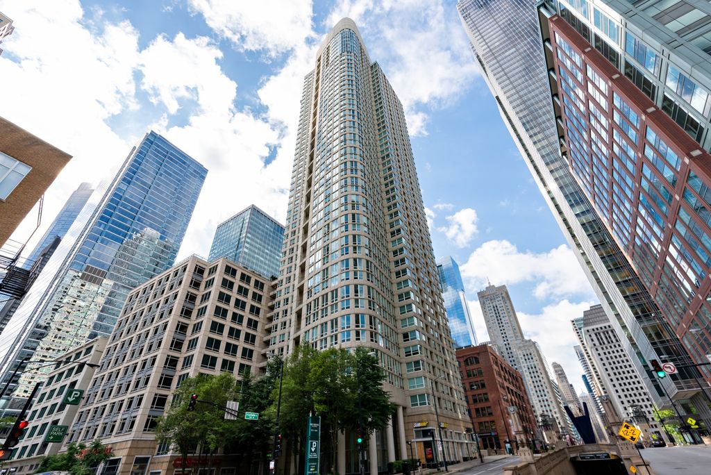 345 N La Salle Dr #4801, Chicago, IL 60654