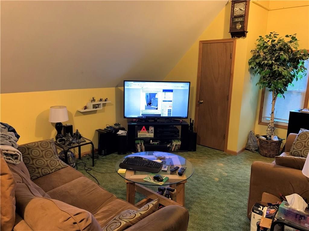 4021 Old French Rd, Erie, PA 5 Bed, 1 Bath SingleFamily Home 24