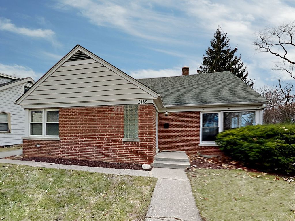 2116 Hickory Ct, Glenview, IL 60025