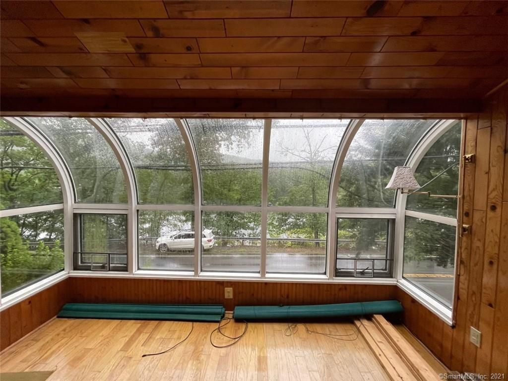 252 Roosevelt Dr, Seymour, CT 06483