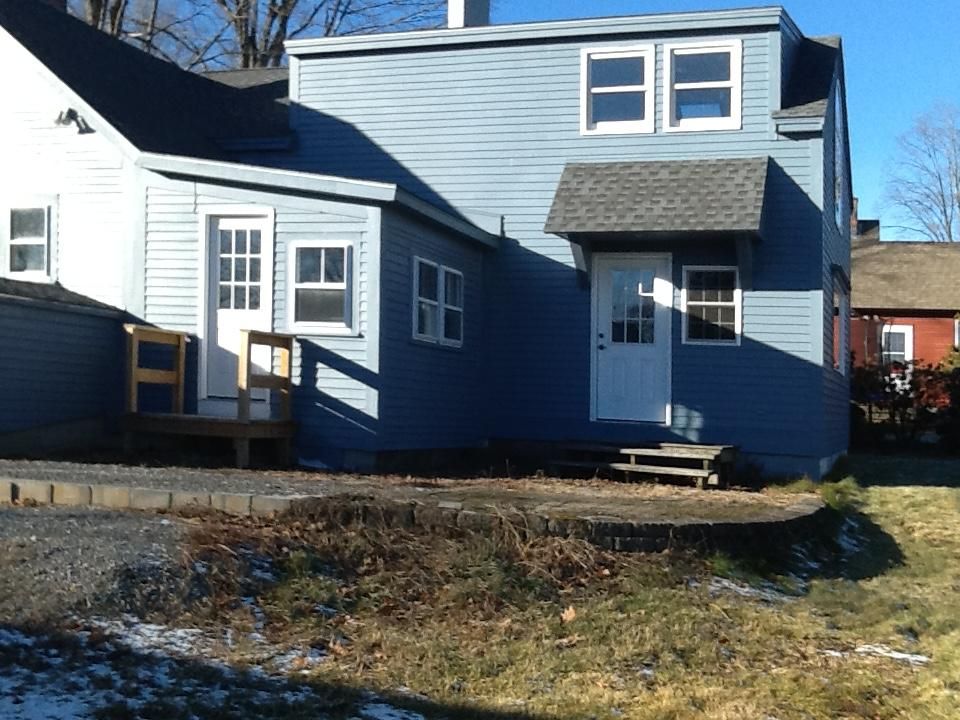 1340 Pleasant St, Webster, NH 03303