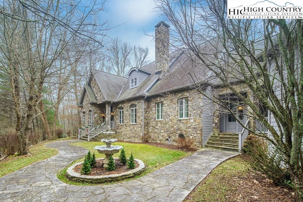 1676 Valle Cay Drive, Vilas, NC 28692 SingleFamily Home for Sale MLS