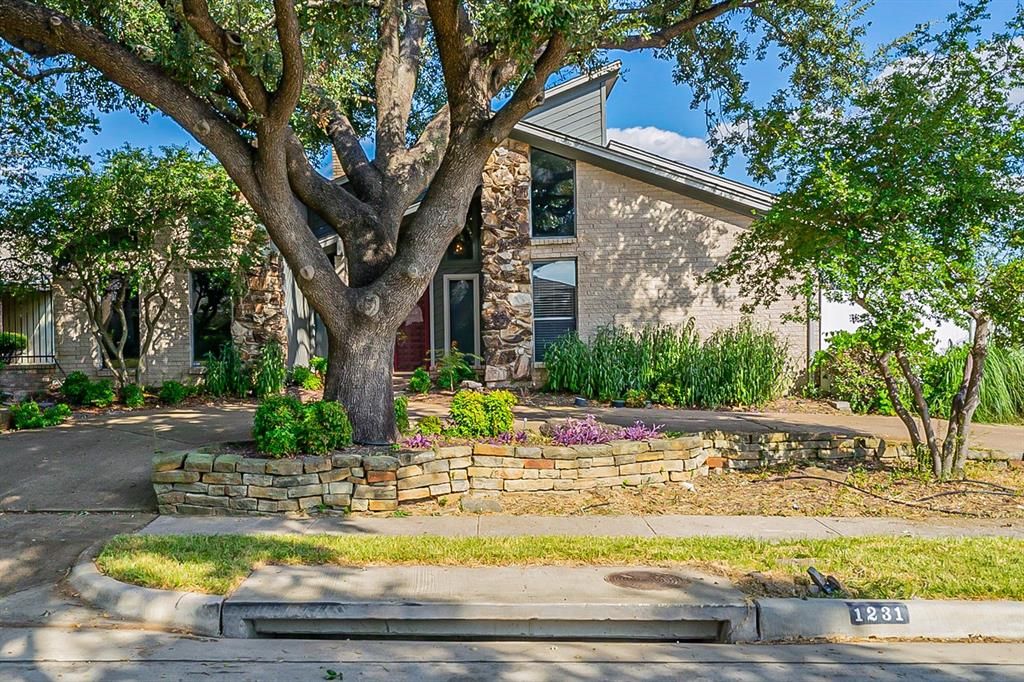 1231 Whispering Oaks Ln, Richardson, TX 75081