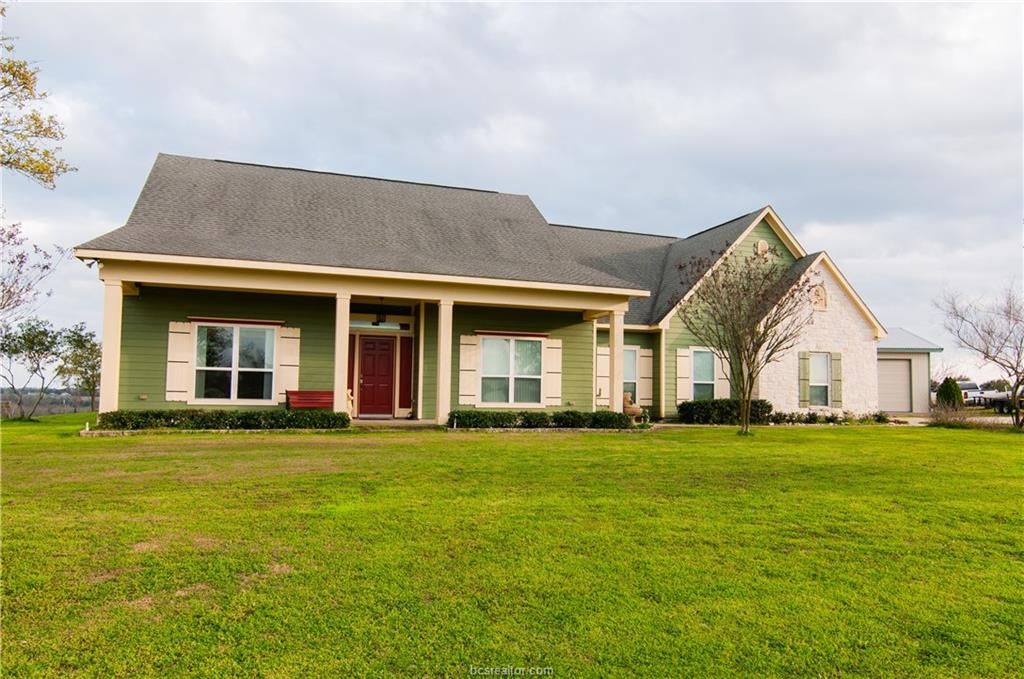 10105 Brandt Rd, Burton, TX 77835