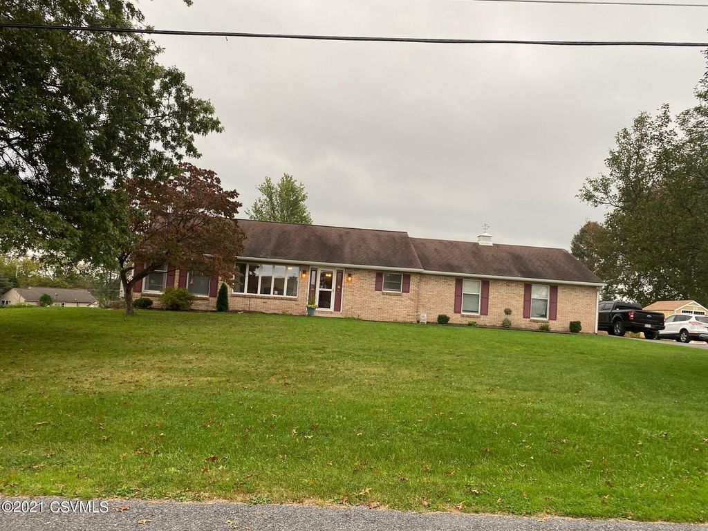 81 Panorama Dr, Winfield, PA 17889
