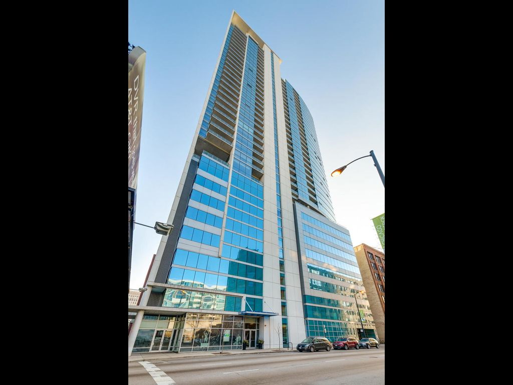 303 W Ohio St #2806, Chicago, IL 60654