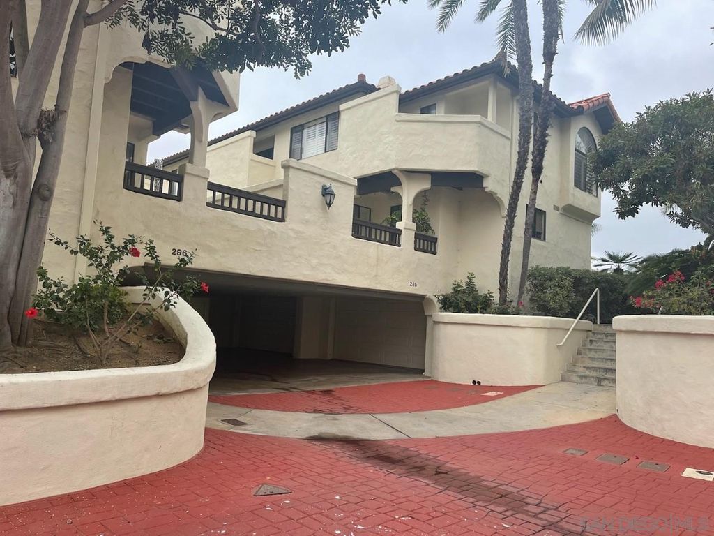 288 Chinquapin Ave #A, Carlsbad, CA 92008