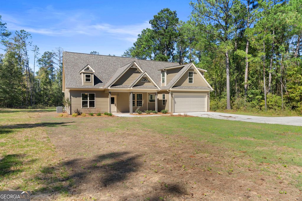 3 Club Forest Dr, Tennille, GA 31089