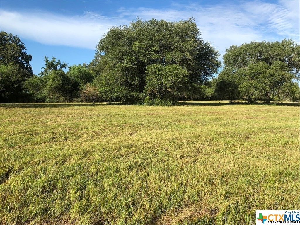 11 Pvt 1672, Hallettsville, TX 77964 Trulia