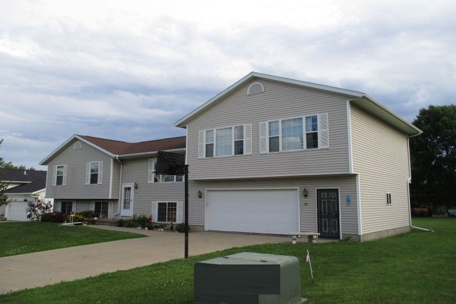 502 South St, Urbana, IA 4 Bed, 4 Bath SingleFamily Home 5 Photos