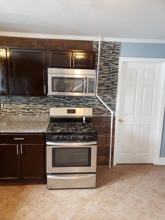 19 Clifford St #1, Hyde Park, MA 02136