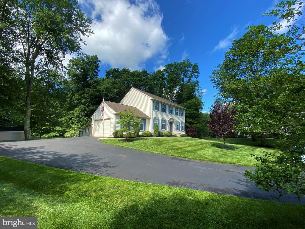 109 Weatherhill Ct, Hainesport, NJ 4 Bed, 4 Bath SingleFamily Home