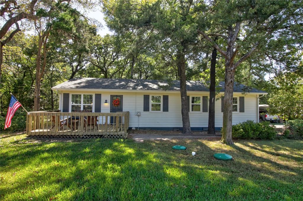 103 Seminole Cv, Lake Kiowa, TX 76240