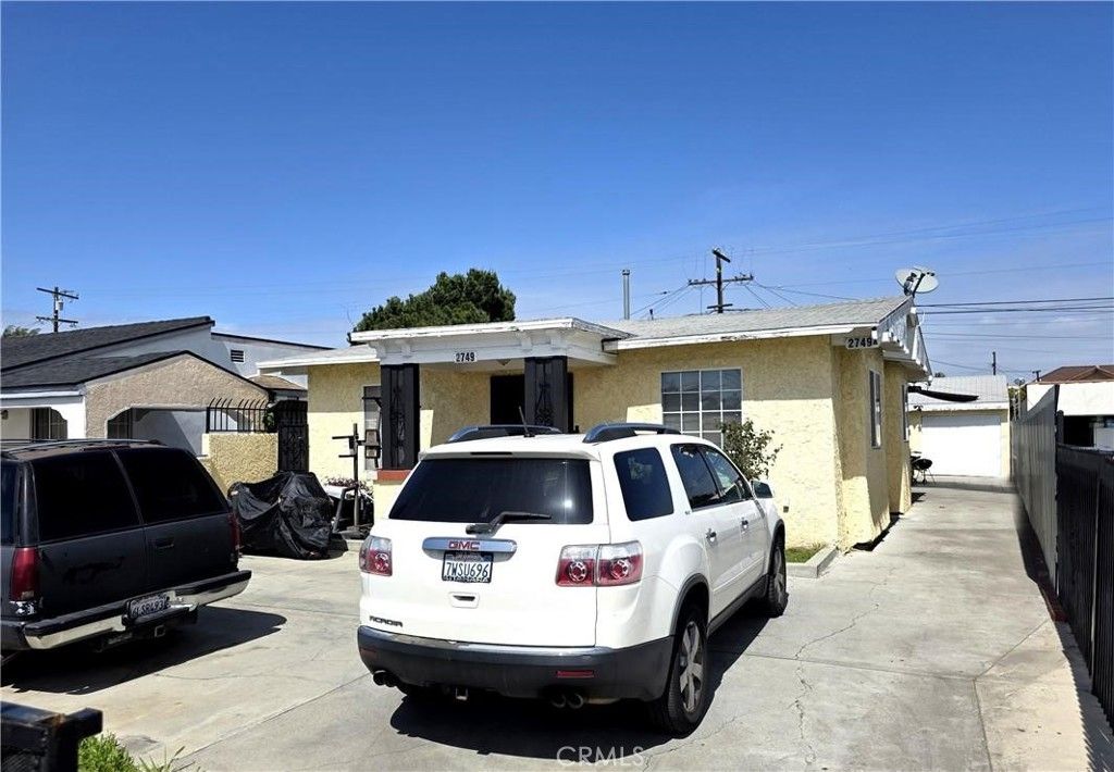 2749 Live Oak St, Huntington Park, CA 90255