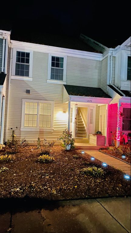 12173 Flag Harbor Dr, Germantown, MD 20874