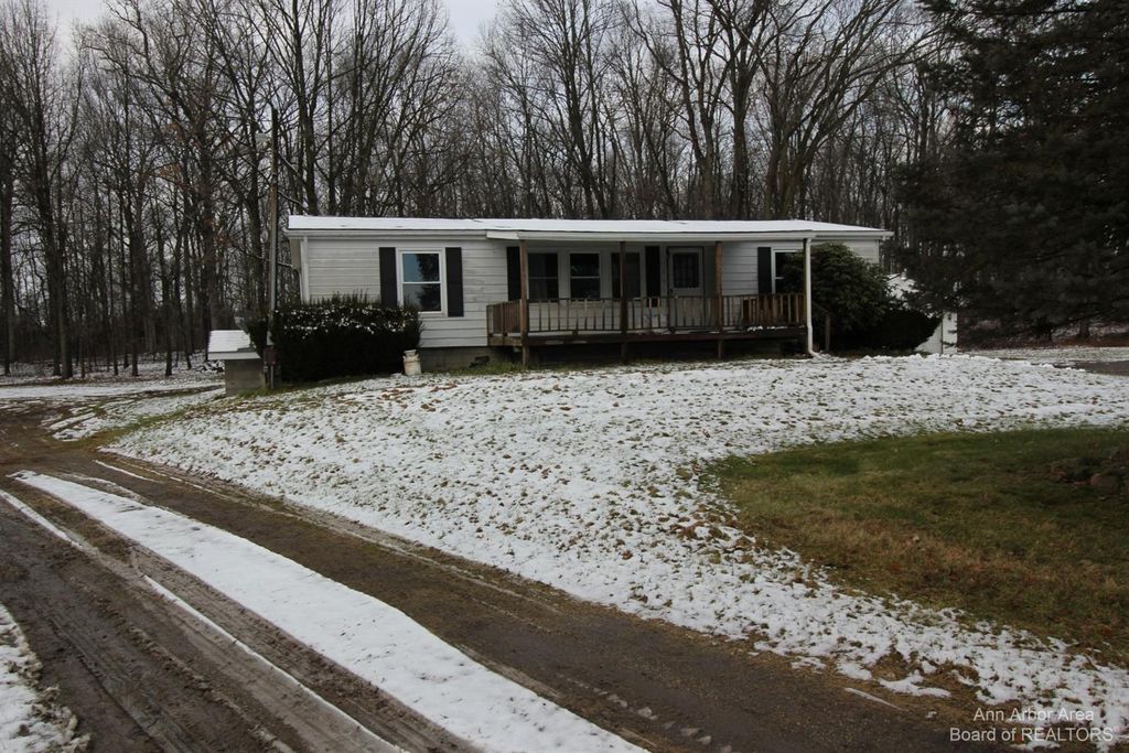 7600 Cement City Rd, Brooklyn, MI 49230