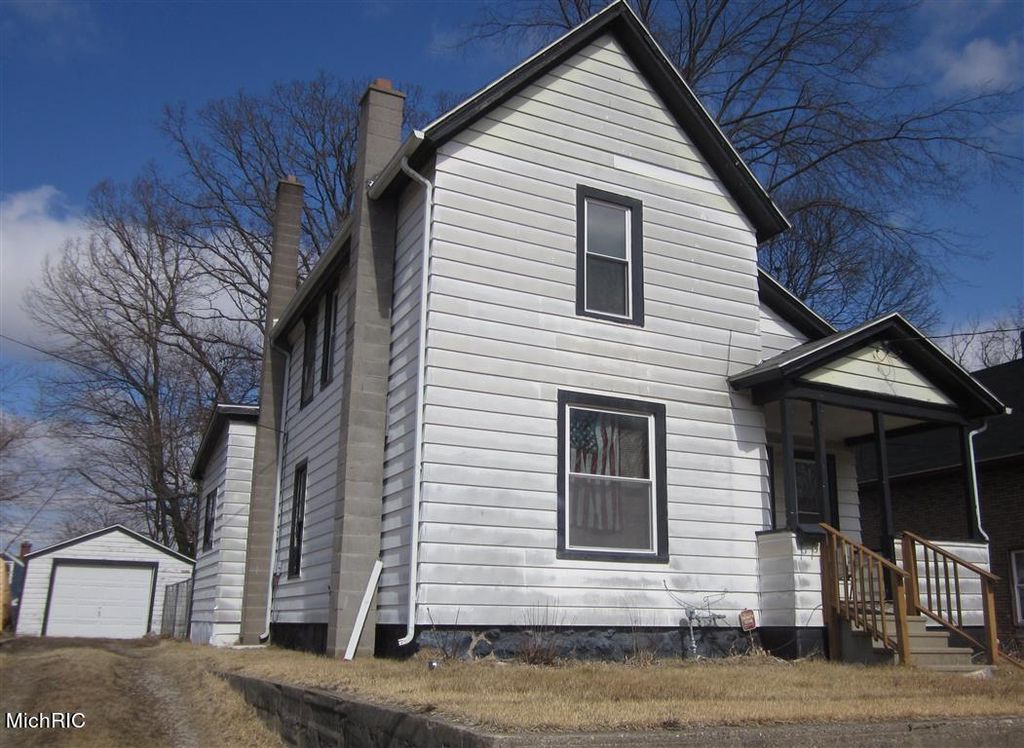 58 Frisbie Ave, Battle Creek, MI 49037