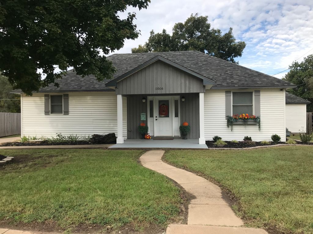 1016 Prospect St, Ellsworth, KS 67439 Trulia