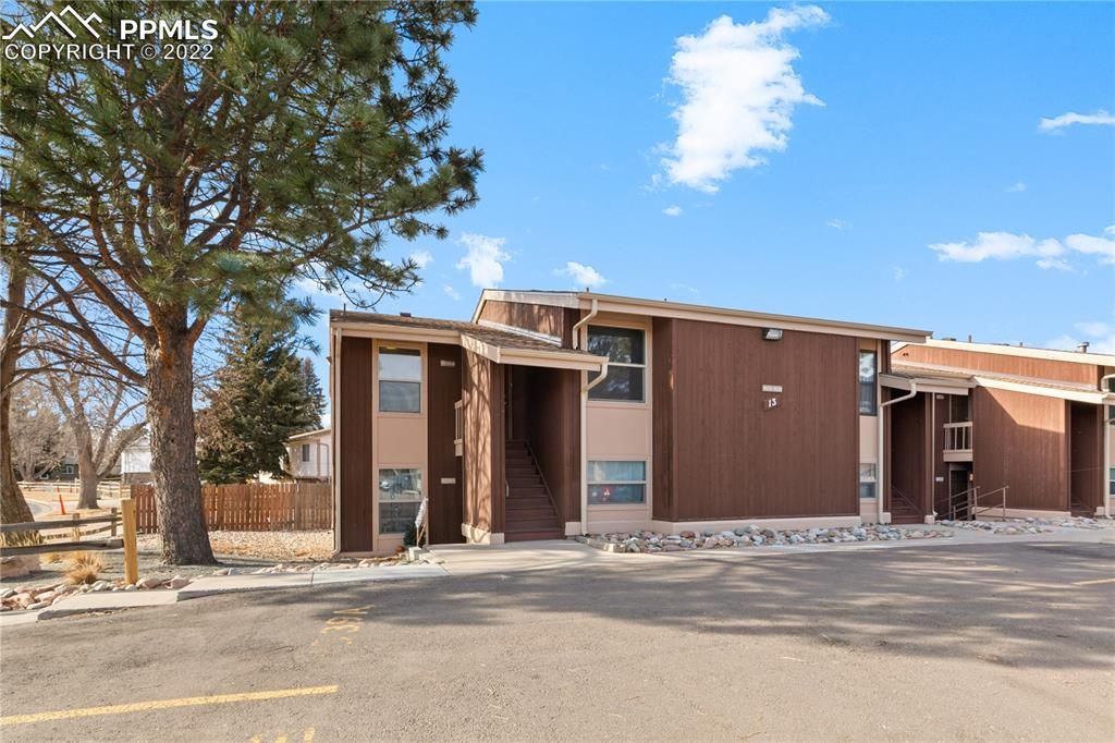 4539 N Carefree Cir #B, Colorado Springs, CO 80917