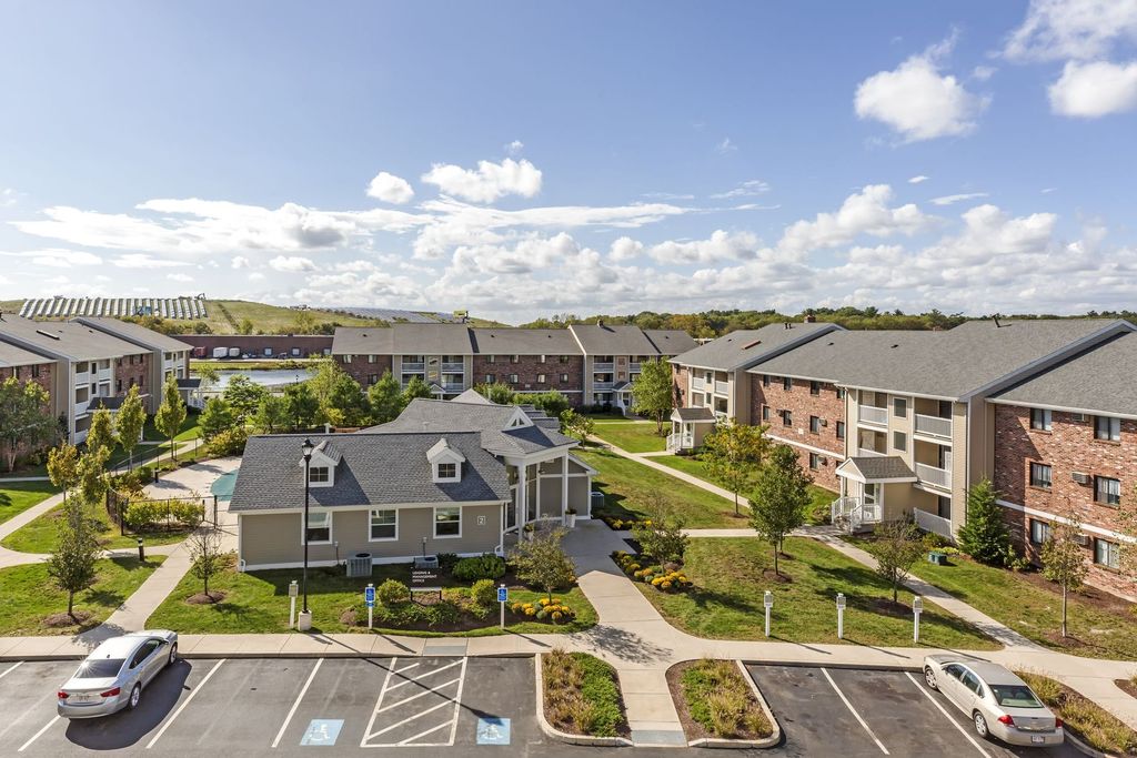 2 Chestnut W, Randolph, MA 02368