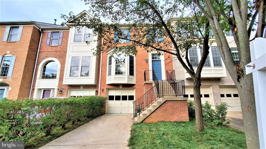 13803 Lambertina Pl, Rockville, MD 20850