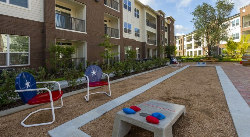 6301 Pale Sage Dr, Houston, TX 77049