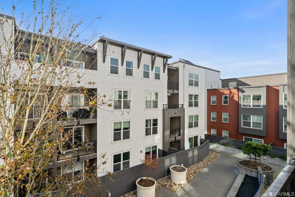 8400 Oceanview Ter #320, San Francisco, CA 94132