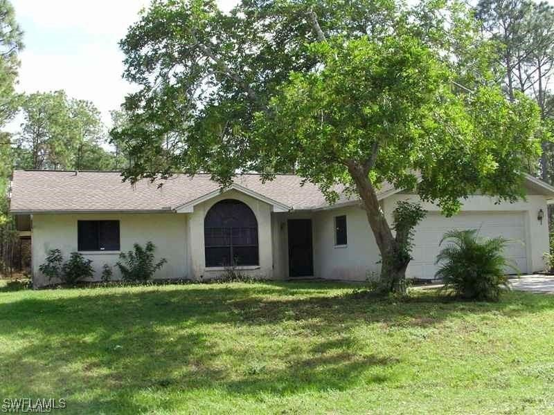 906 Wells Ave, Lehigh Acres, FL 33972