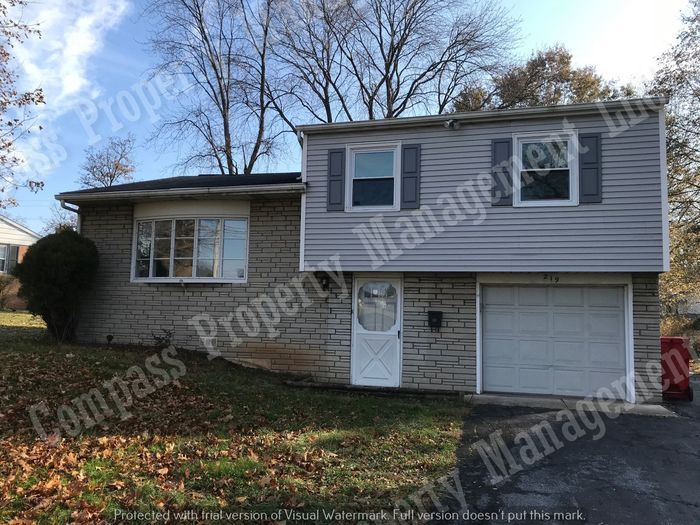 219 Old Airport Rd, Douglassville, PA 19518