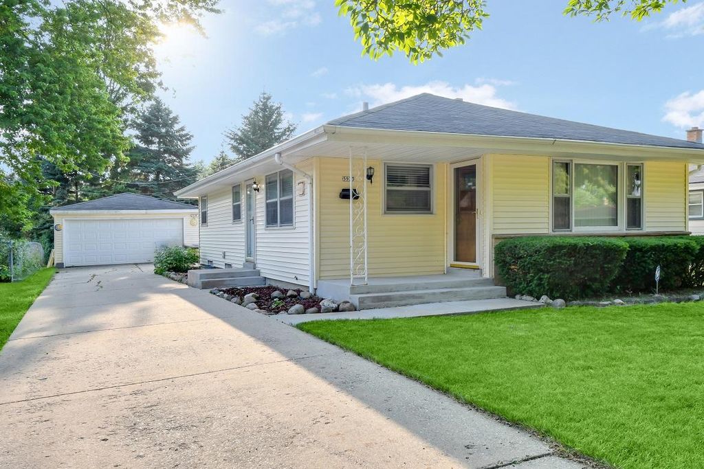 5923 N  73rd St, Milwaukee, WI 53218
