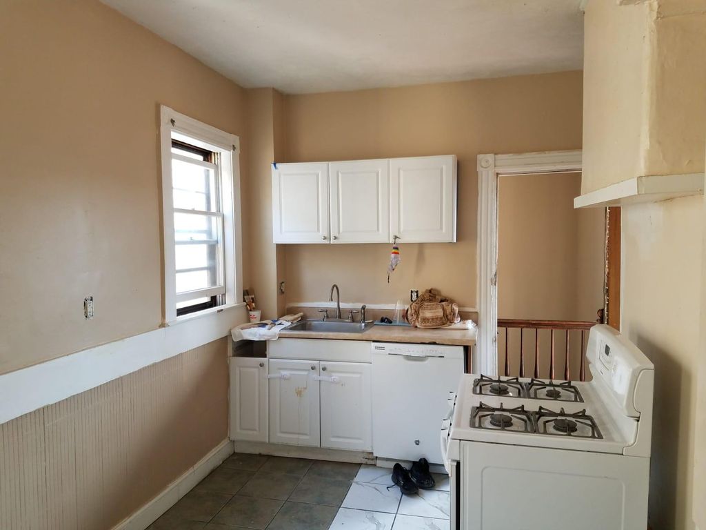 779 Columbia Rd #3, Dorchester, MA 02125