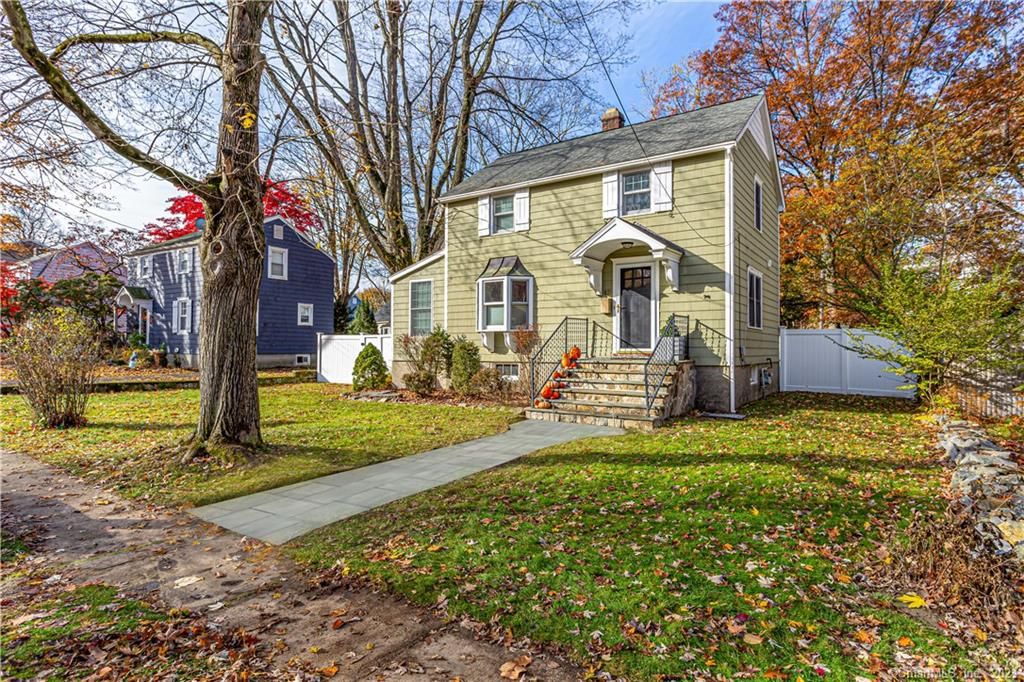 42 Buena Vista Rd, Fairfield, CT 06825