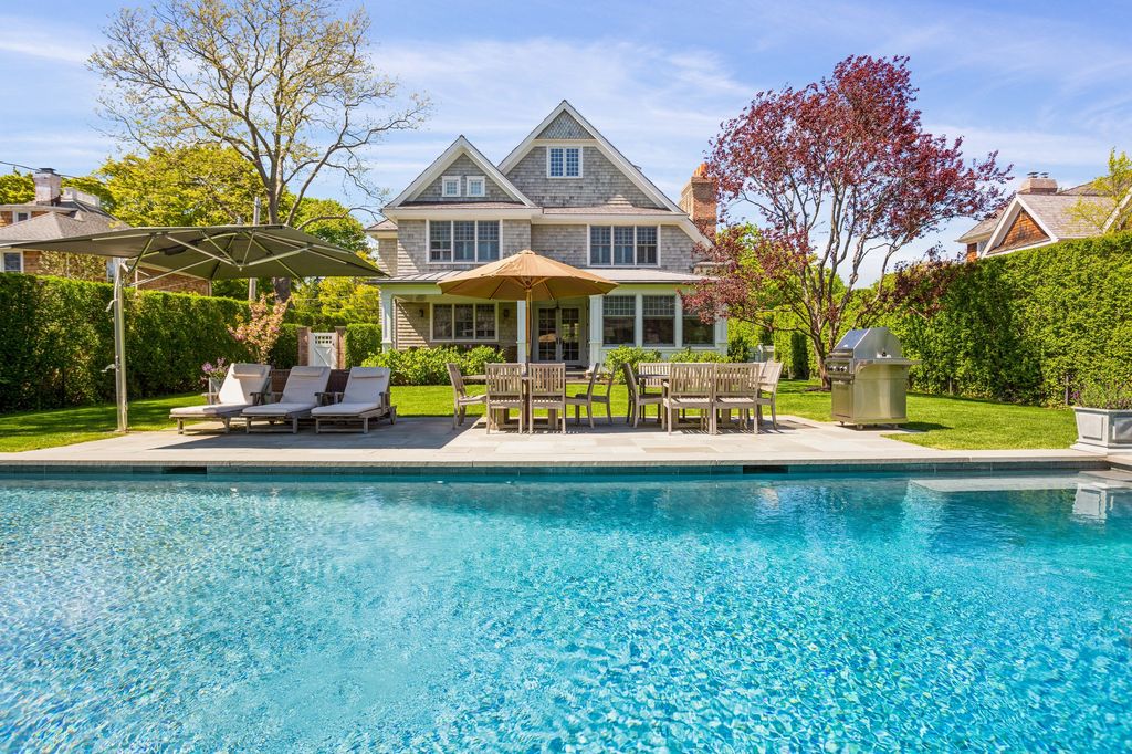 184 Meeting House Ln, Southampton, NY 11968