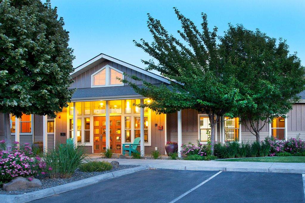 1529 Columbia Park Trl, Richland, WA 99352