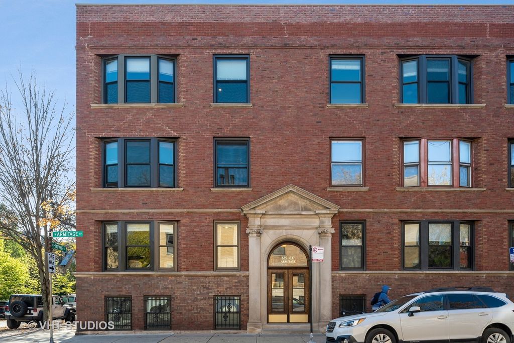 635 W Armitage Ave #1, Chicago, IL 60614