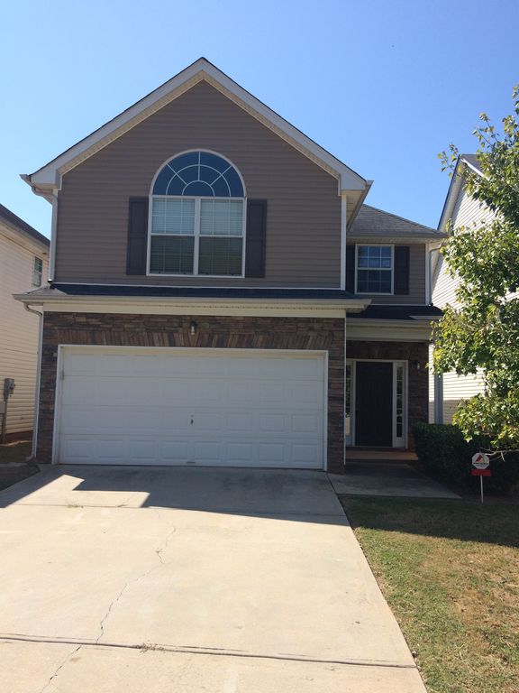 11201 James Madison Dr, Hampton, GA 30228