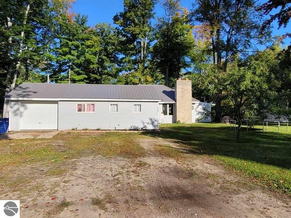 6370 W Buena Vista Dr, Lake City, MI 49651