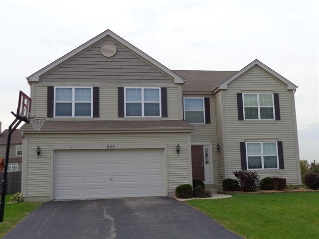 255 Springwood Dr, Woodstock, IL 60098
