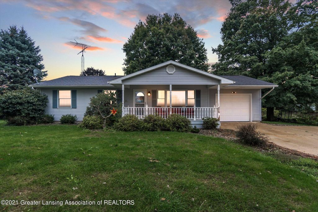 17500 G Dr S, Marshall, MI 49068