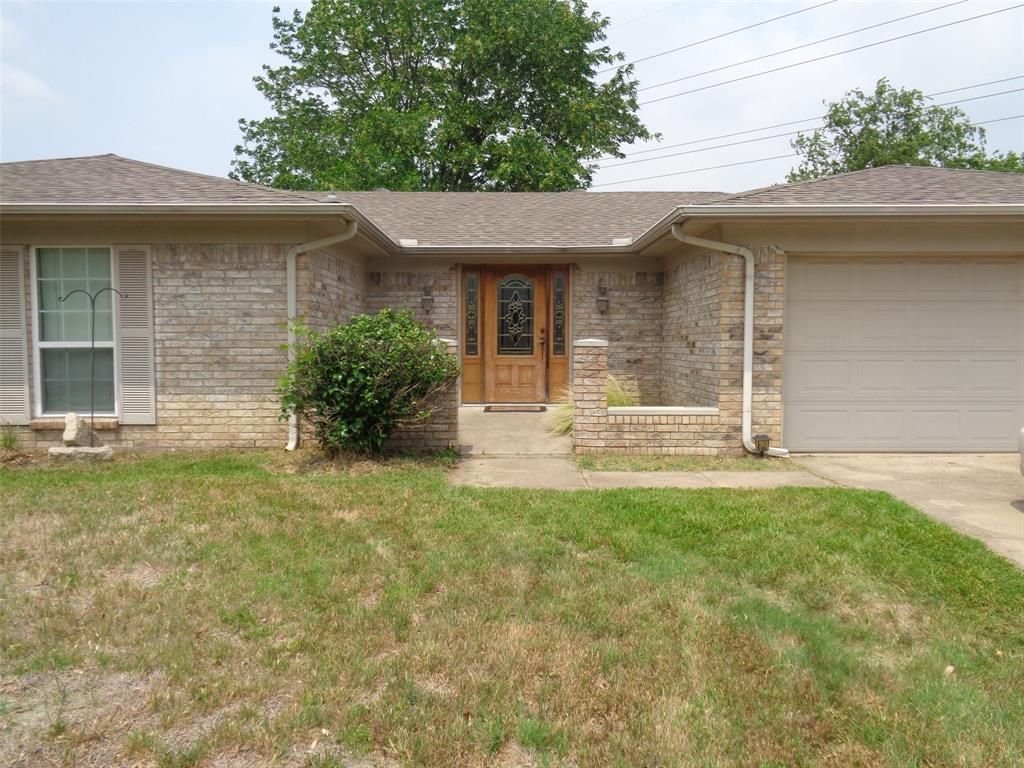 5521 Scott Dr, Fort Worth, TX 76180