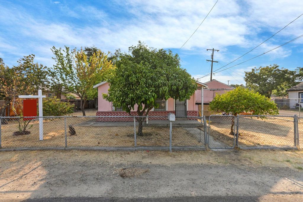 1551 Chronicle Ave, Stockton, CA 95205