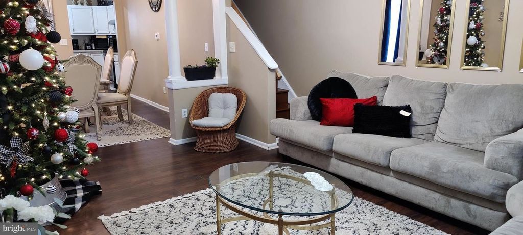 66 S 28th St, Camden, NJ 08105