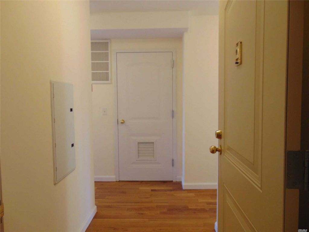 84-42 Smedley St #6C, Jamaica, NY 11435