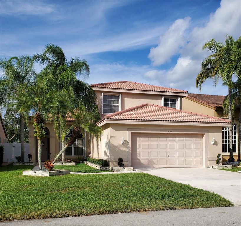 18369 SW 3rd St, Pembroke Pines, FL 33029