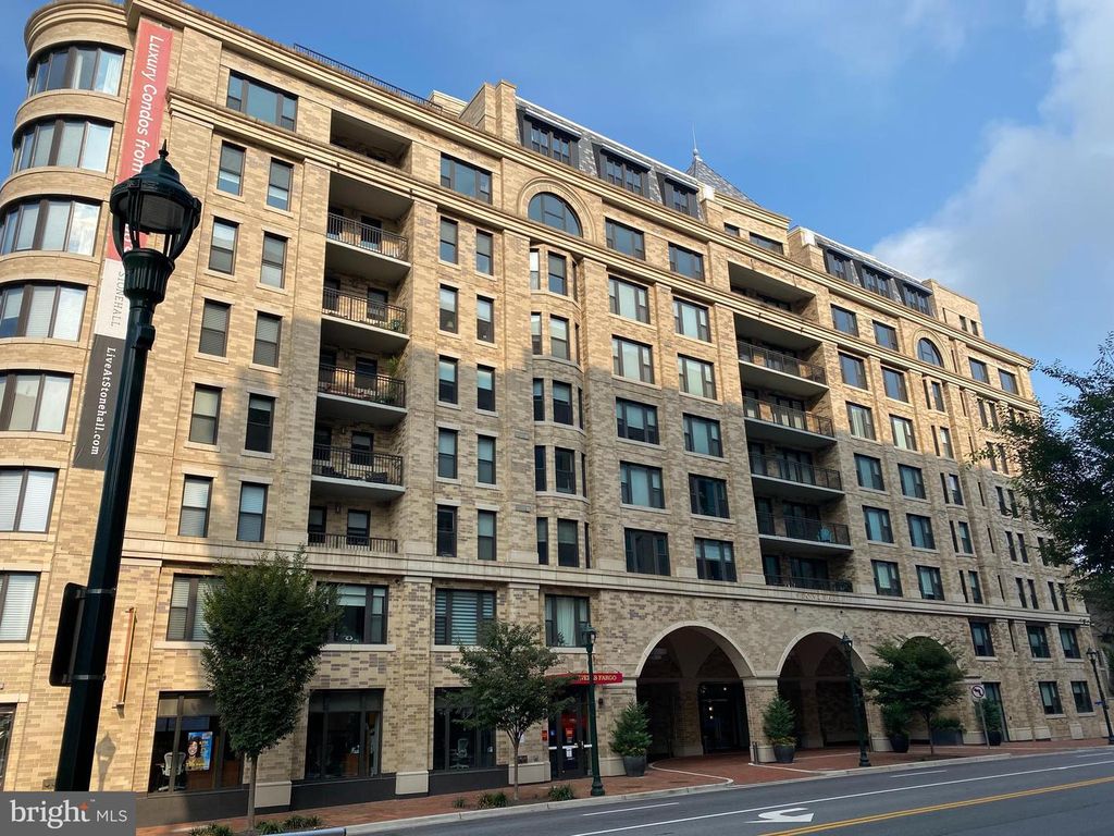 8302 Woodmont Ave #305, Bethesda, MD 20814