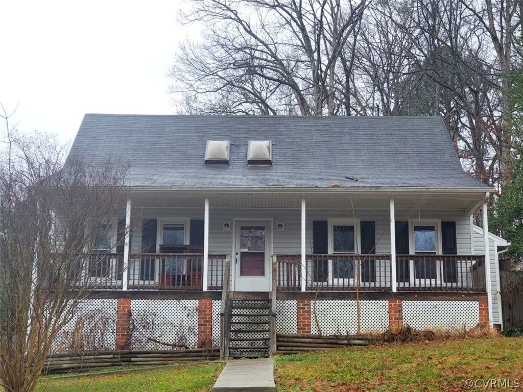 15614 Roland View Dr, Chester, VA 23831
